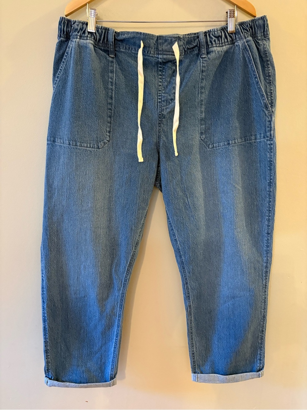 Buffalo David Bitton Relaxed, cropped Drawstring Jeans Sz XL, fit larger, NWOT.